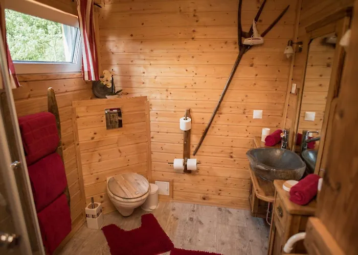 Ehm Baumhaus Nahe Therme & Lejlighed Mesteri