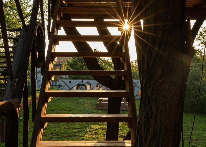 Ehm Baumhaus Nahe Therme & Lejlighed Mesteri